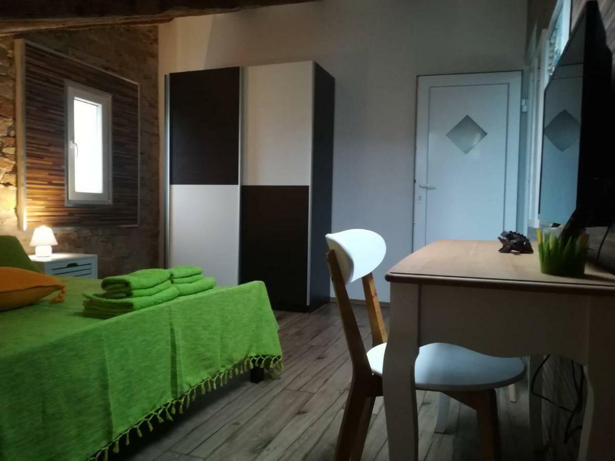 Lukadora Apartment Пула Екстериор снимка